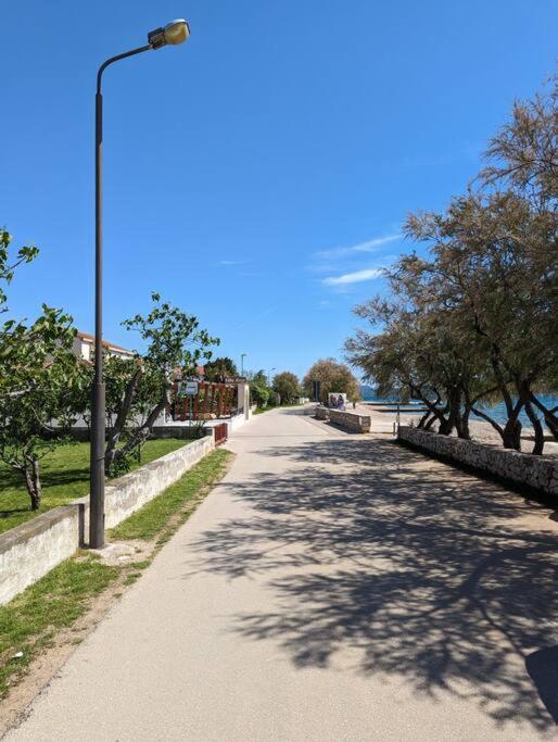 Zeezicht Appartement 50M From Beach Srima Εξωτερικό φωτογραφία