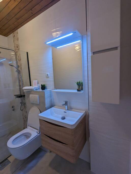 Zeezicht Appartement 50M From Beach Srima Εξωτερικό φωτογραφία