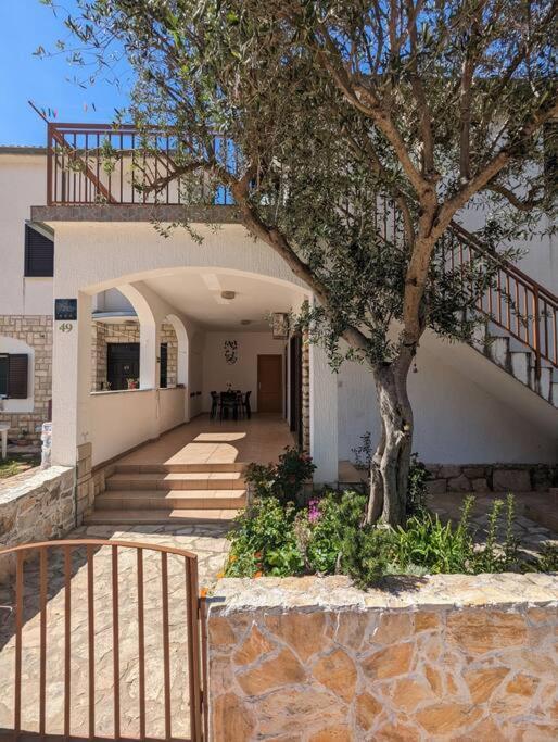 Zeezicht Appartement 50M From Beach Srima Εξωτερικό φωτογραφία
